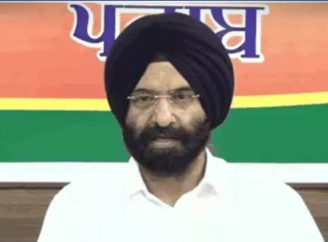 "AAP looted Delhi ten years ago and is now looting Punjab", said Manjinder Singh Sirsa in BJP office